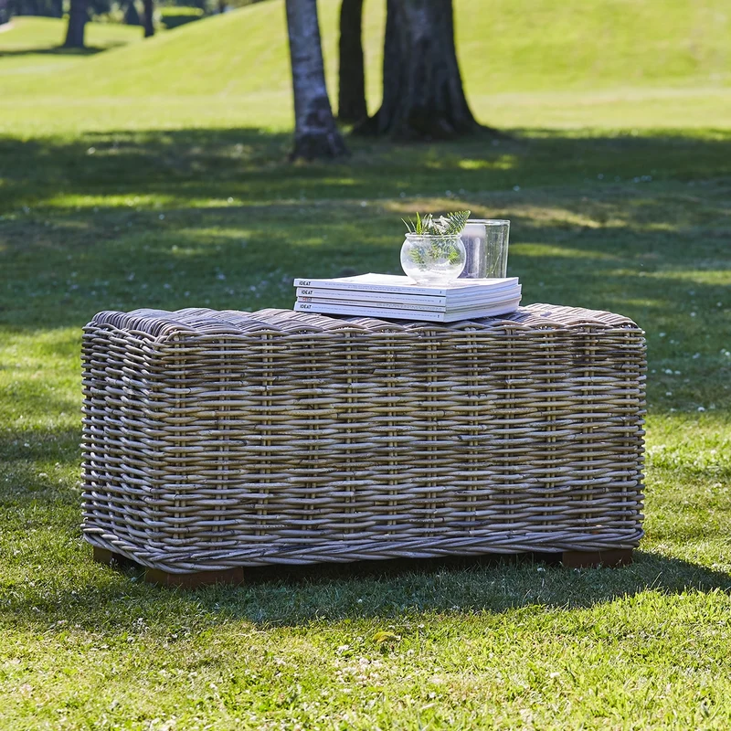 Table basse en kubu naturel
