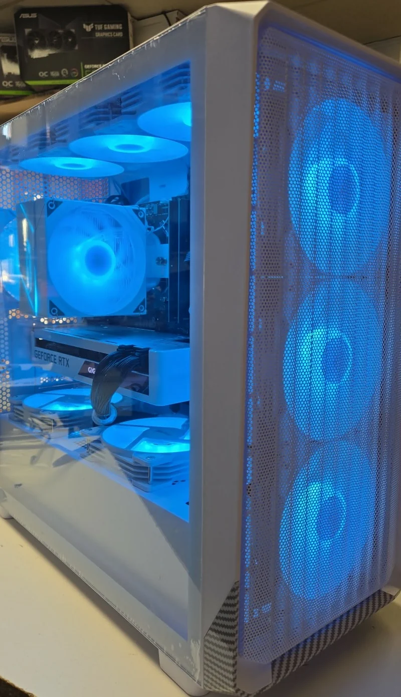 PC GAMING Ryzen 7 5800X RTX3070 8Go 32GB DDR4 500Go NVMe HDD 750Go Montech Blanc