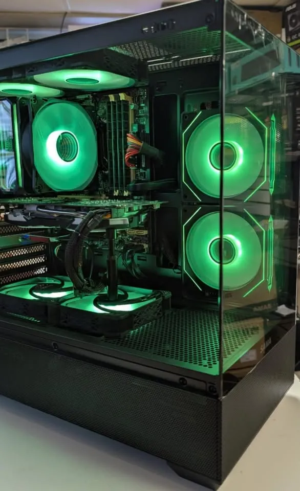 PC GAMING i7-9700F RTX2060 6GB 32GB DDR4 SSD 512GB NVMe 2x HDD 500GB
