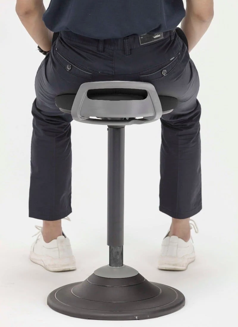 Tabouret ergonomique à assise dynamique